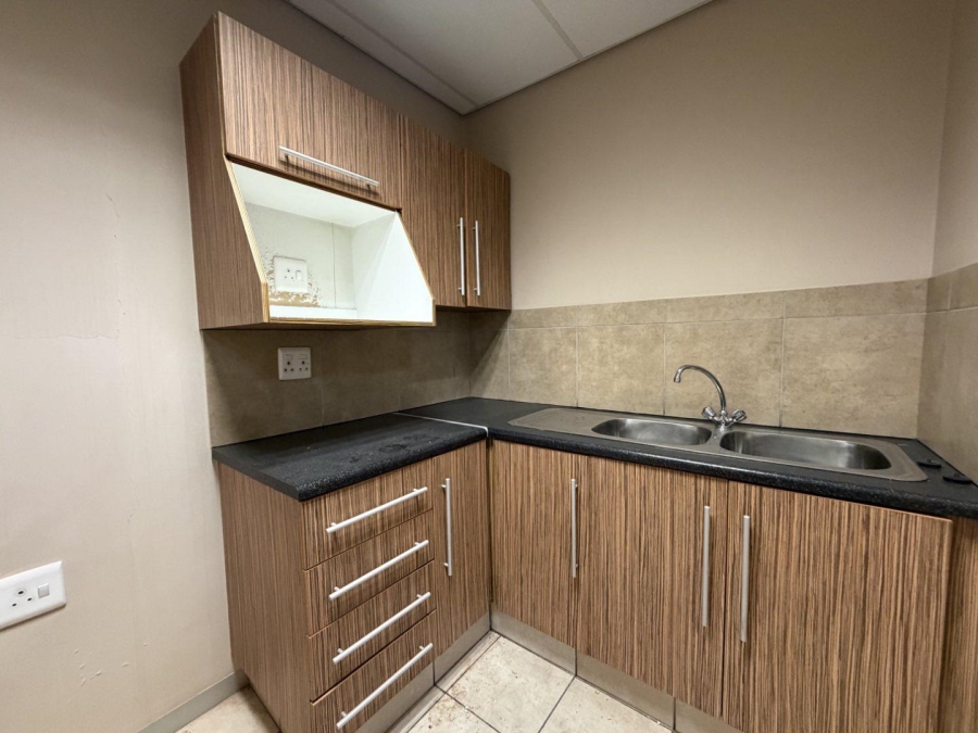 To Let commercial Property for Rent in Woodstock Western Cape